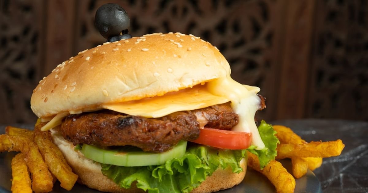 VEO 3 Prompt for Restaurant Ad Showing Fresh and Tasty Burgers