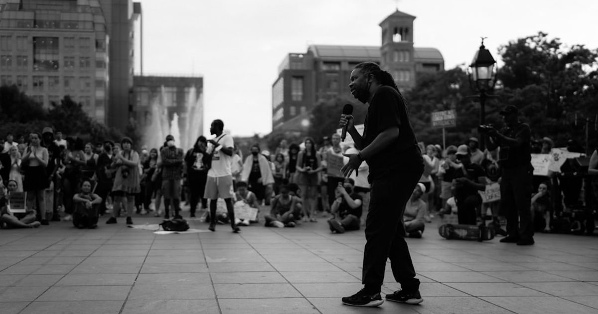 VEO 3 Prompt for Street Performer Story - Rhythm of Dreams