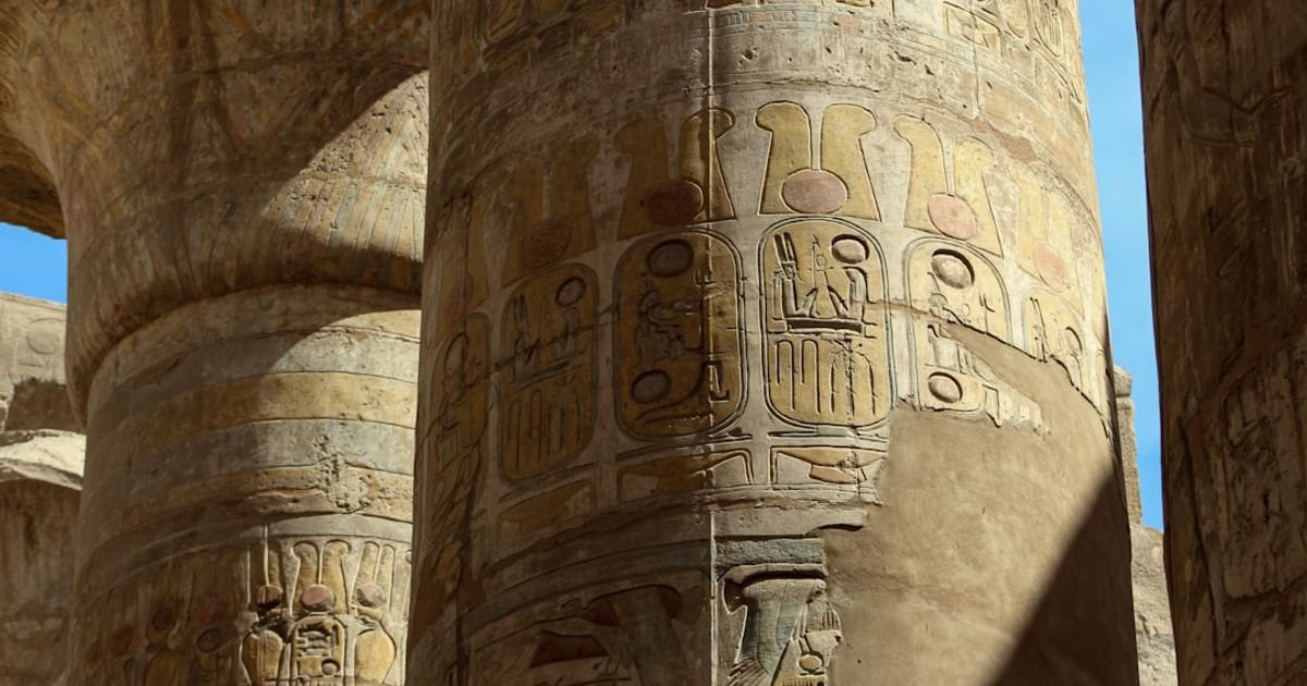 VEO 3 Prompt for a Lost Explorer Story - Beyond the Forgotten Temple