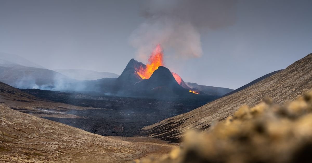 Volcanic Eruption Lava Flow VEO 3 Prompt