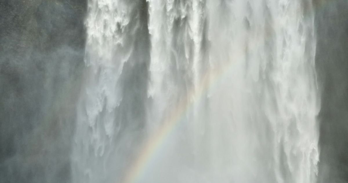 Waterfall Mist and Rainbow VFX Prompt