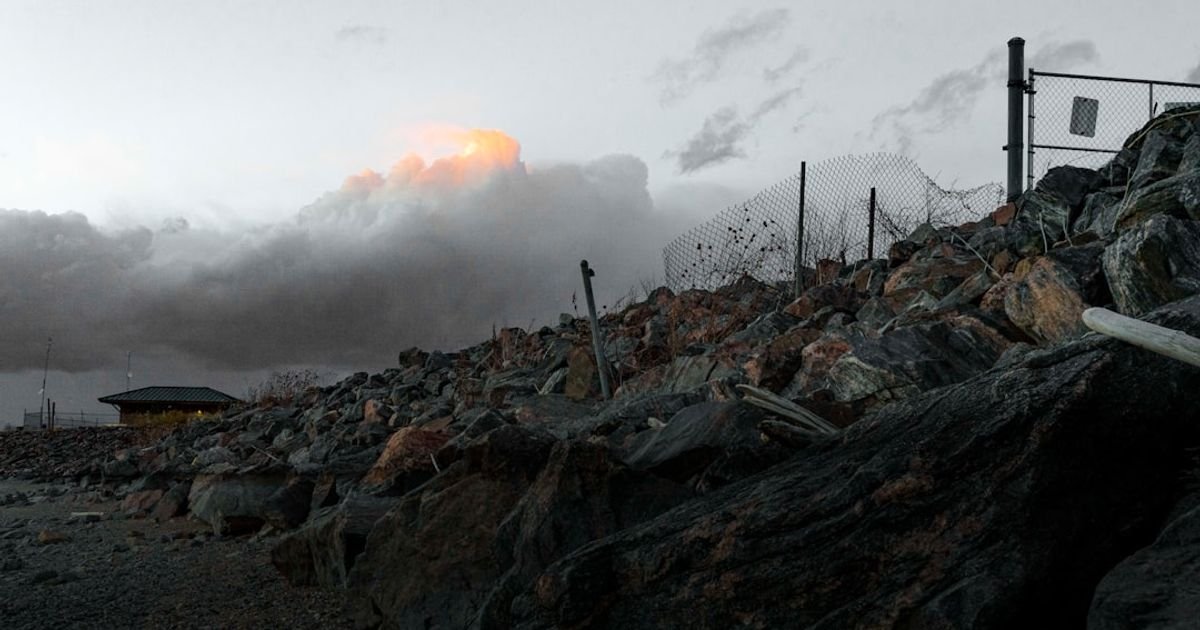 AFTER WORLD WAR 3 - A Vlogger Journey Through the Ruins of Earth in Year 2099