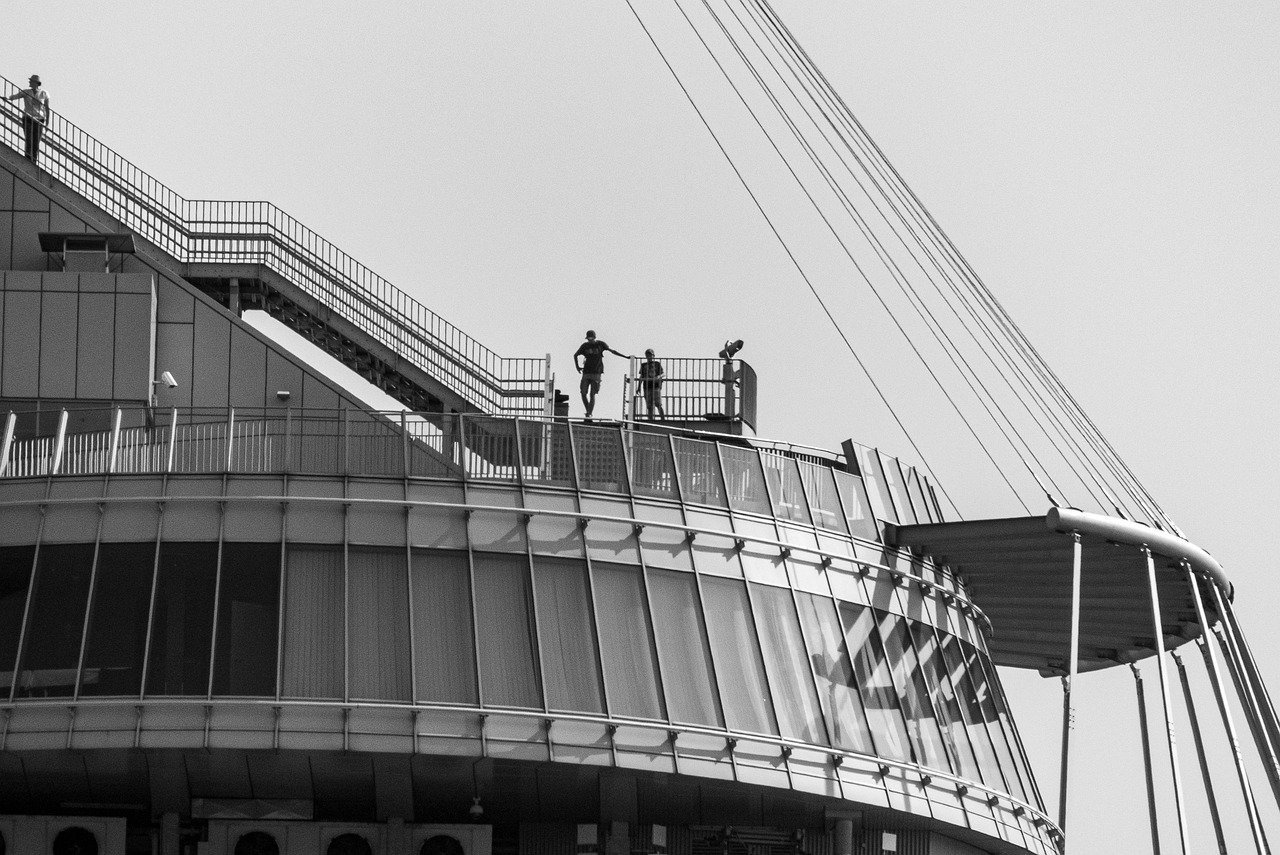 Ethereal Slow-Motion Romance Bubble Prompt